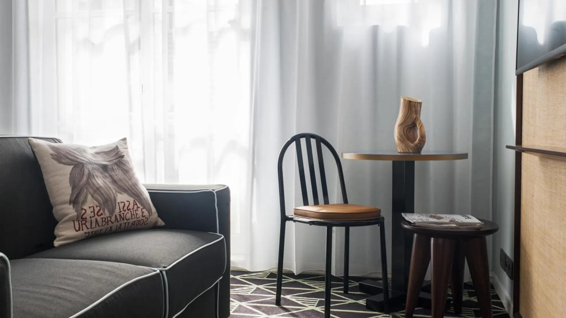 Hotel Eiffel Blomet Paris