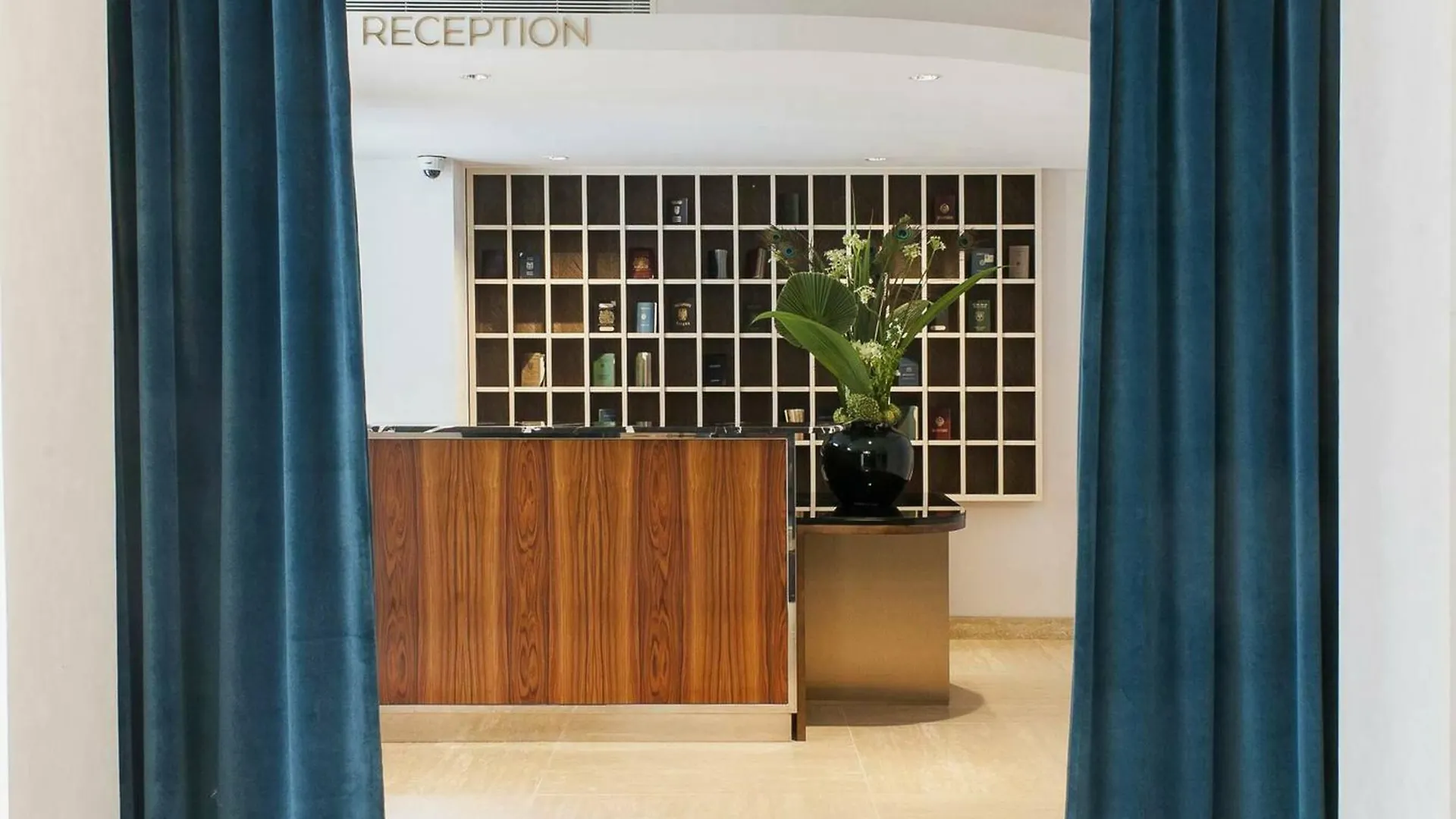 Hotel Eiffel Blomet Paris