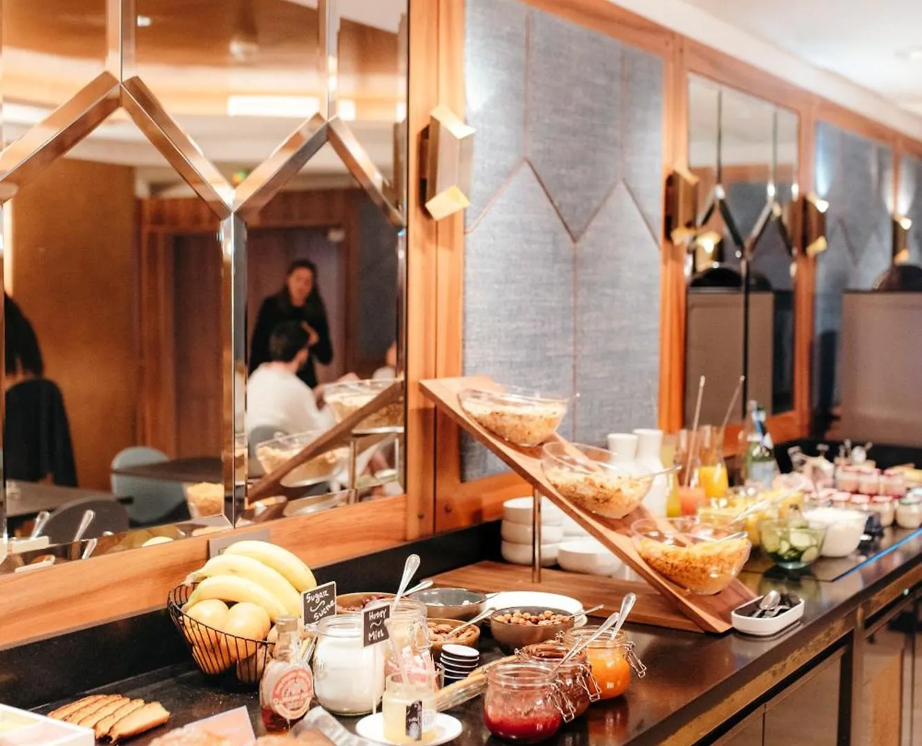 Hotel Eiffel Blomet Paris