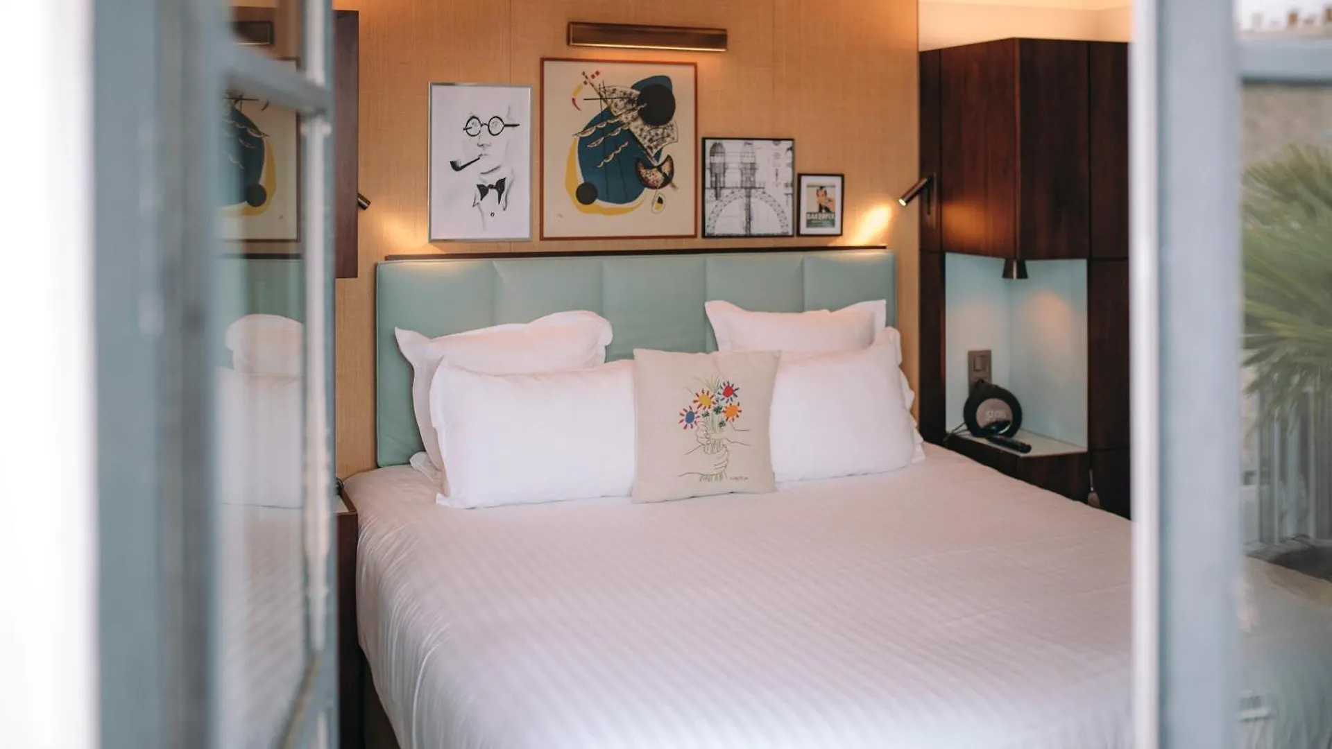 ****  Hotel Eiffel Blomet Paris France