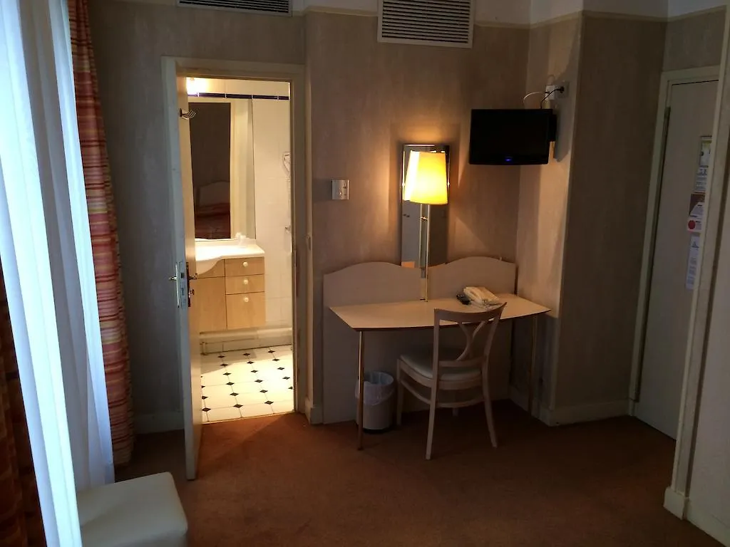 ****  Hotel Eiffel Blomet Paris France