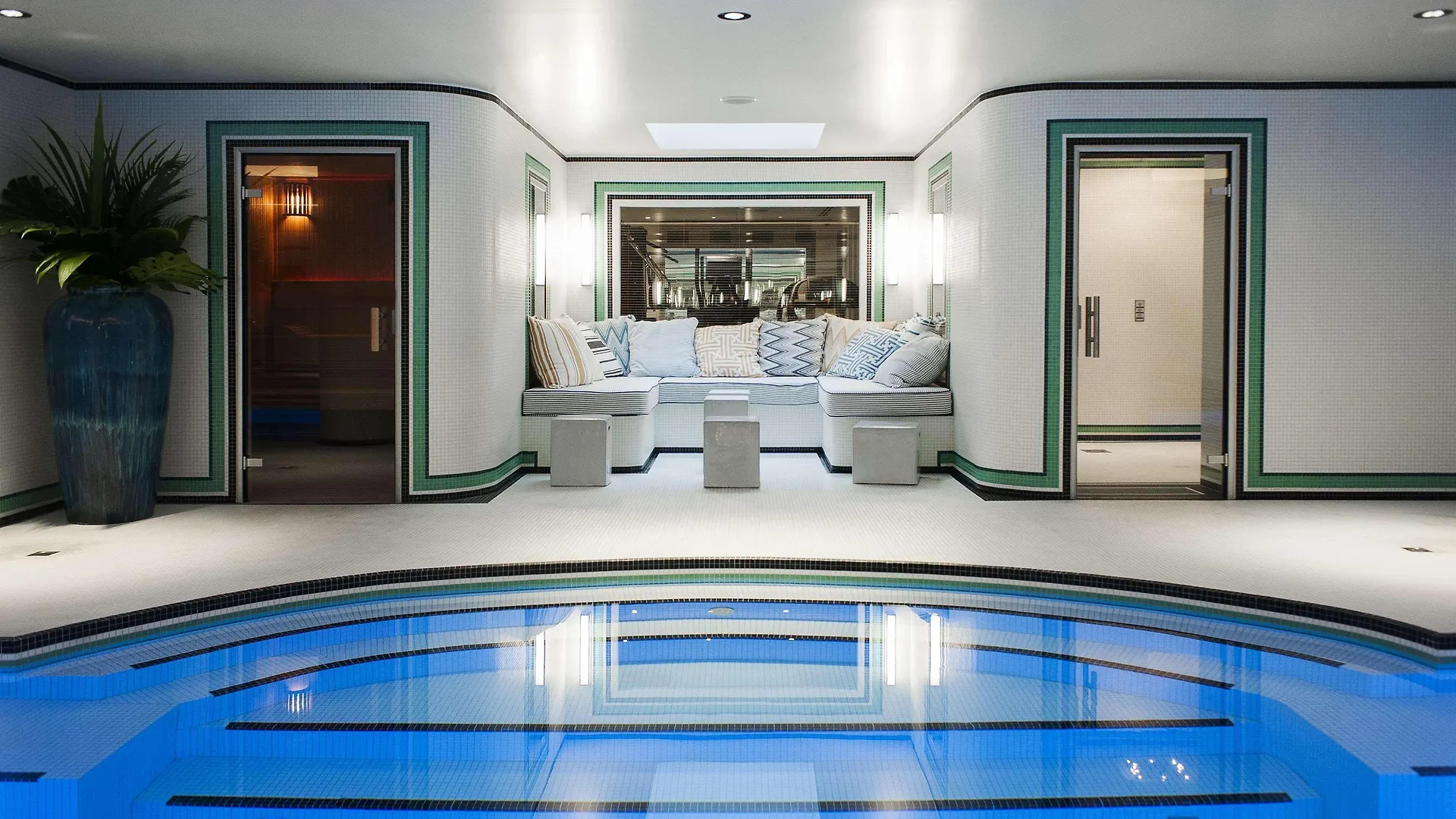 Hotel Eiffel Blomet contacts