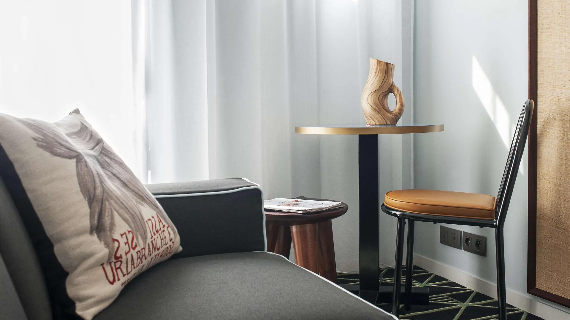Hotel Eiffel Blomet Paris