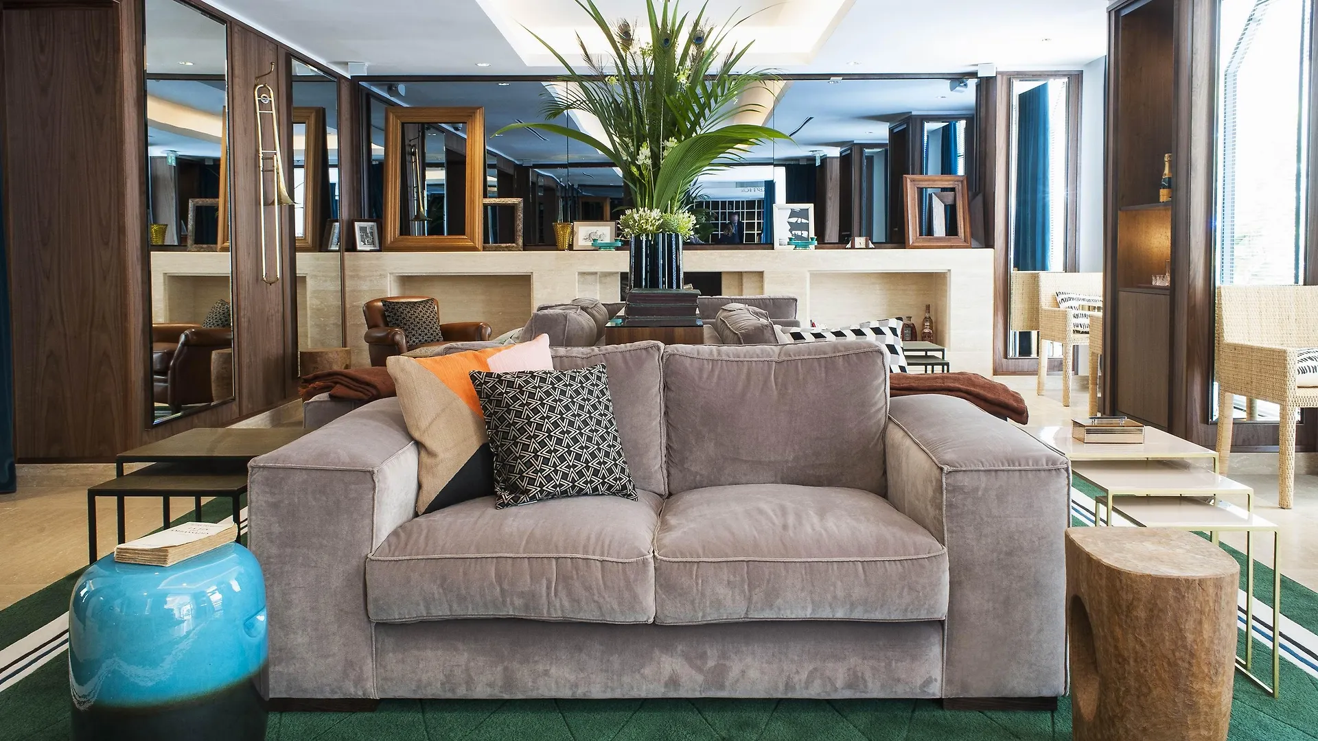 Hotel Eiffel Blomet Paris