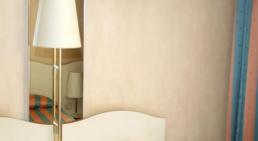Hotel Eiffel Blomet Paris