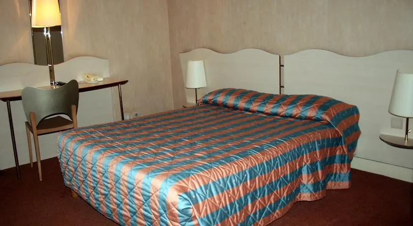 Hotel Eiffel Blomet Paris