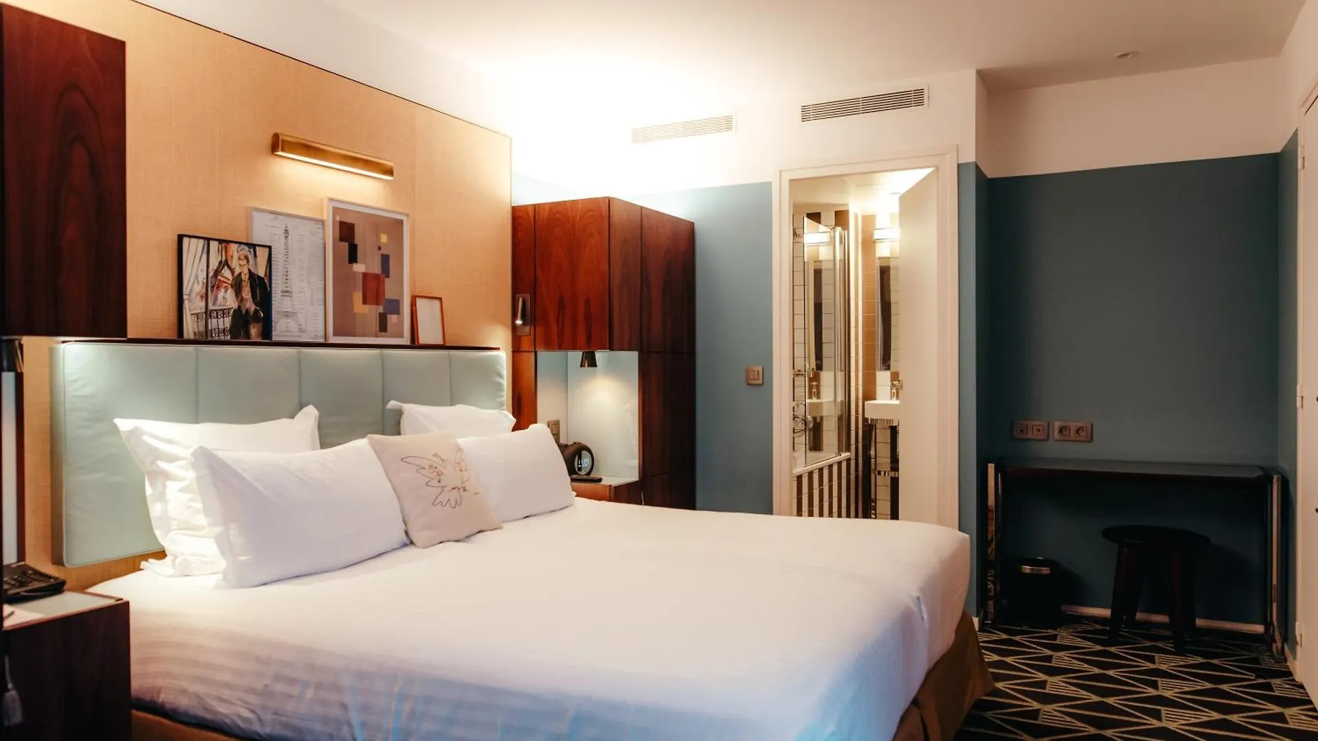 Hotel Eiffel Blomet Paris