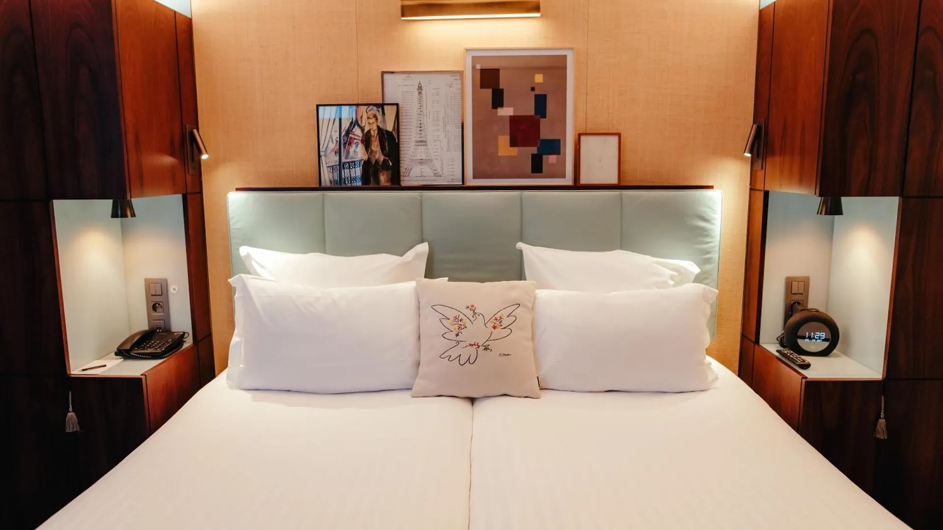 ****  Hotel Eiffel Blomet Paris France
